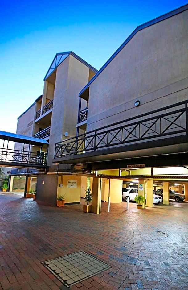 Stay at Alice Springs Hotel