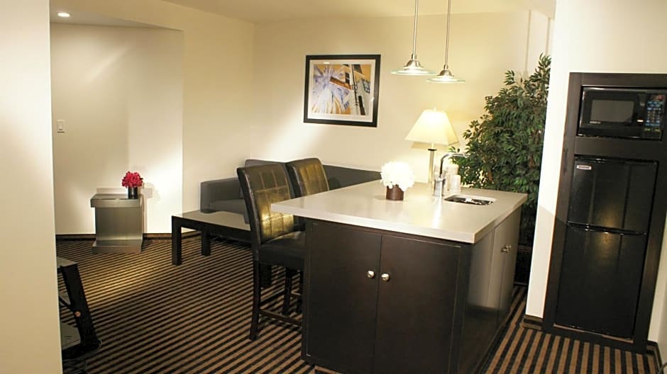 Holiday Inn Express Hollywood Walk of Fame By IHG