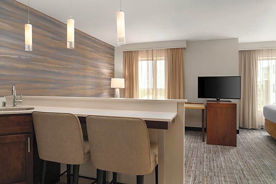 Residence Inn by Marriott Milwaukee West