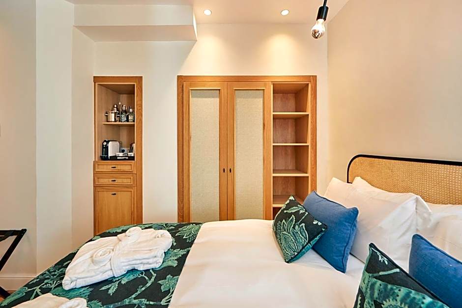 Photo 1 of 9 of Double Room