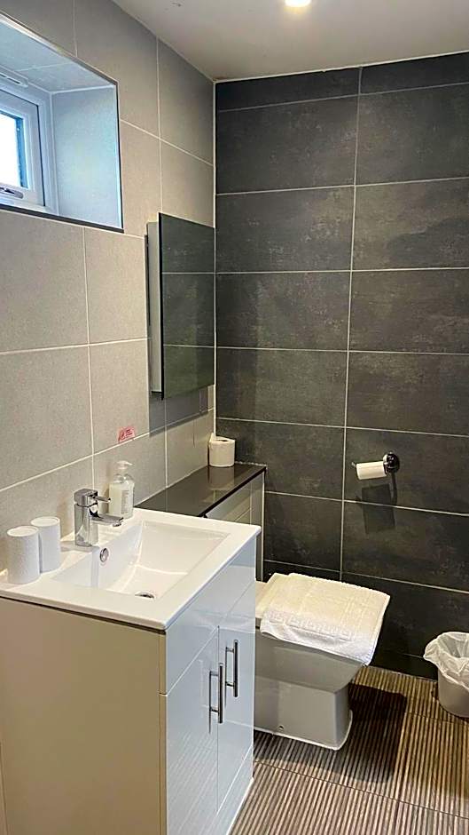 Deepcut Lodge Bed & Breakfast Self Service