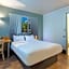 B&B HOTEL CHATEAUROUX Aéroport