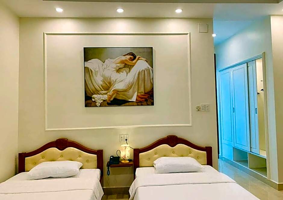 ELISA HOTEL