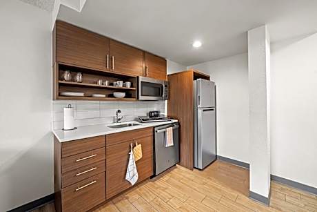 Quadruple Room with Two Queen Beds - Non Smoking/Interior Hall