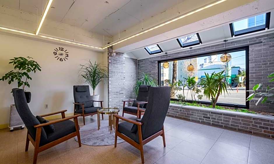 H-AVENUE Hotel NamChuncheon