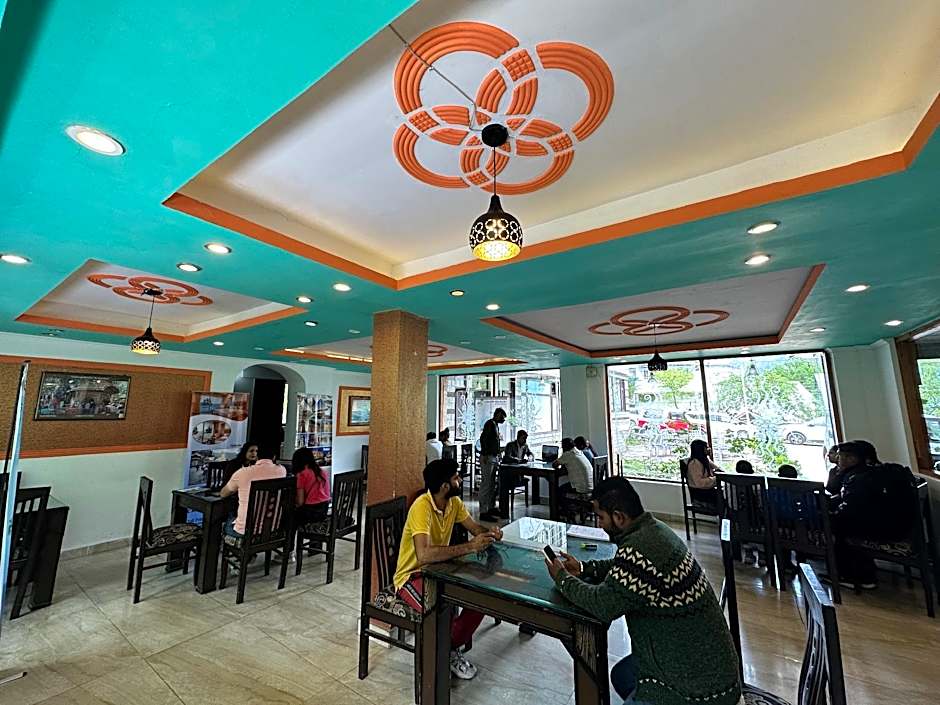 The Grand Welcome – Manali, PA