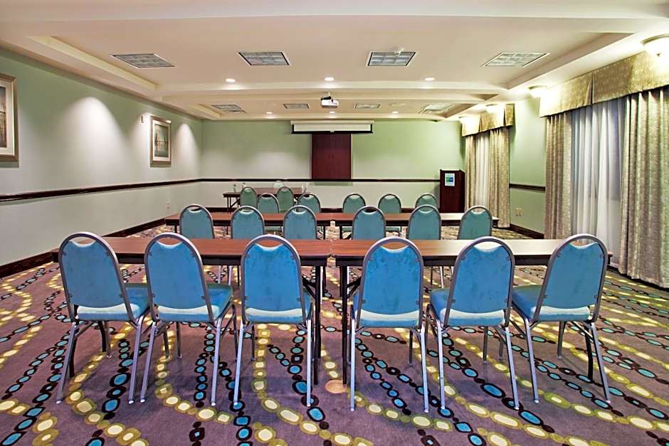 Holiday Inn Express Hotel & Suites Picayune By IHG
