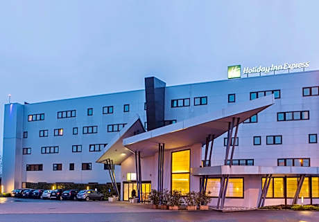 Holiday Inn Express Milan-Malpensa Airport By IHG