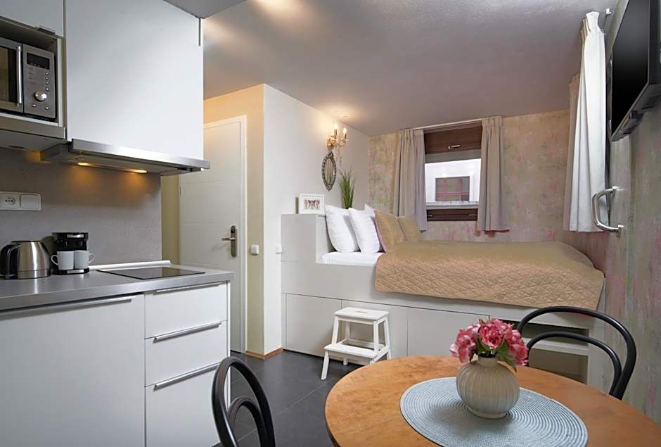 4 Arts Apartments by Adrez