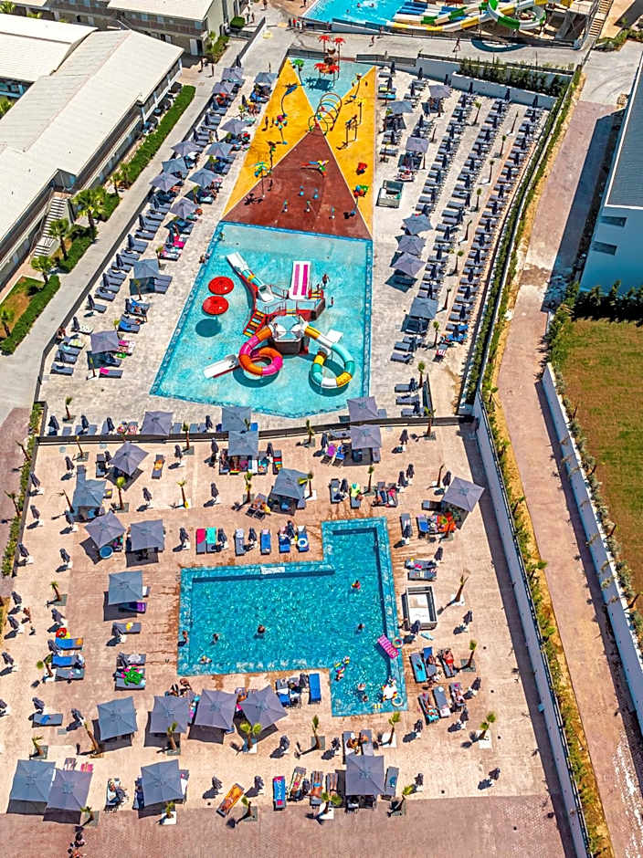 Caretta Paradise Resort & WaterPark