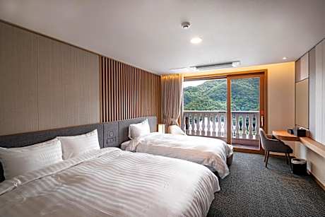 Sonobelle Tower D Superior Park View Twin Room without Kitchen