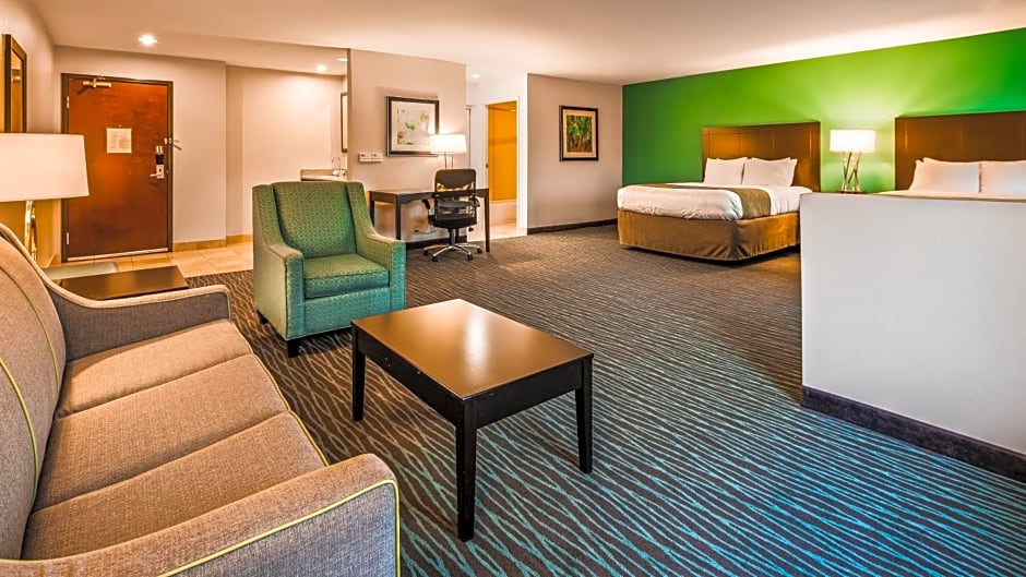 Ramada by Wyndham Burkburnett / Wichita Falls