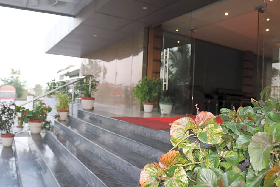 HOTEl VAISHNAVI HEIGHTS