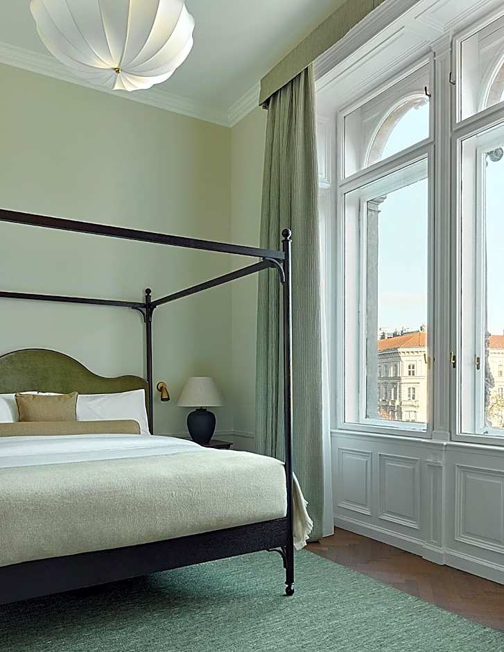 Miiro Palais Rudolf