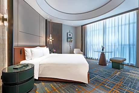 Business King Room
