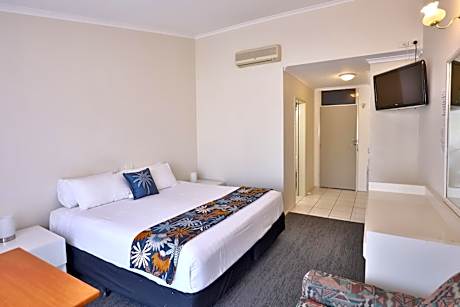 Deluxe King Room-No Pets Allowed