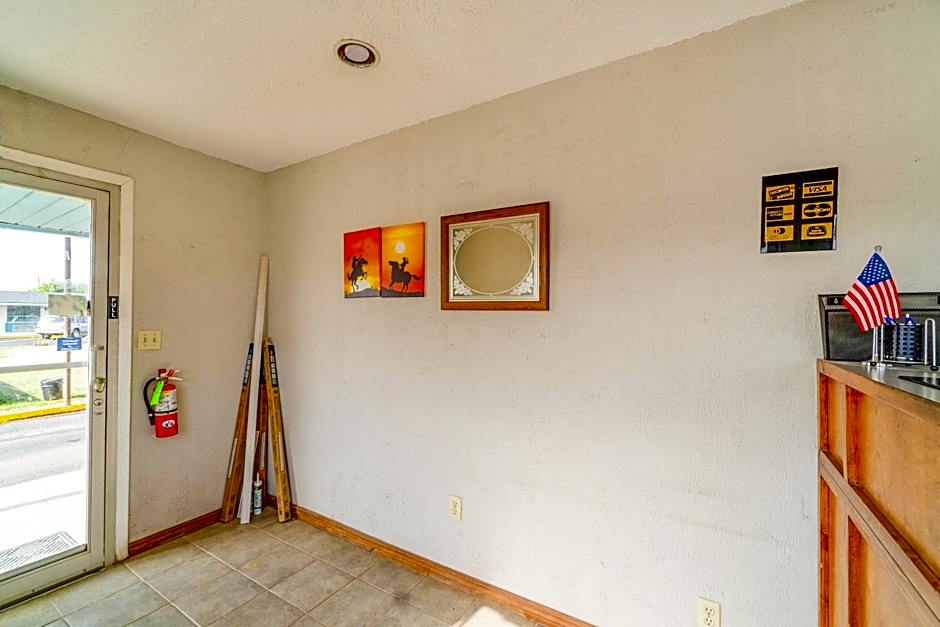 Budget Inn by OYO Frederick US-183