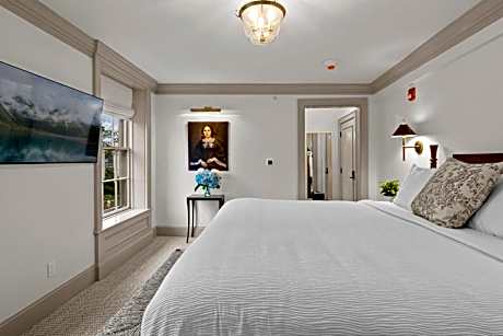 Superior King Suite