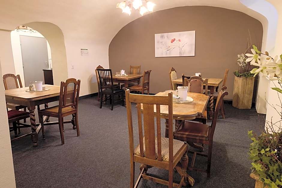 Hotel Villa-Bassermann, stilvoll, 2 Min zum Schloss, schnelles WLAN & Parkplatz