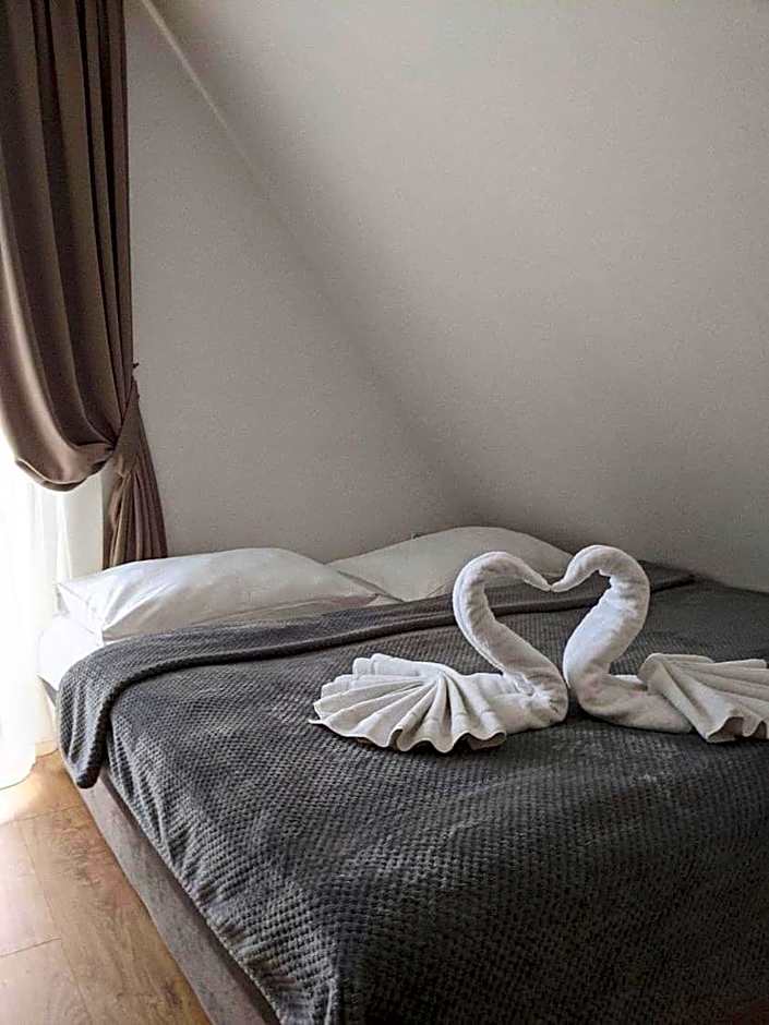 Willa Stożek, 50 m od term i wyciągów narciarskich