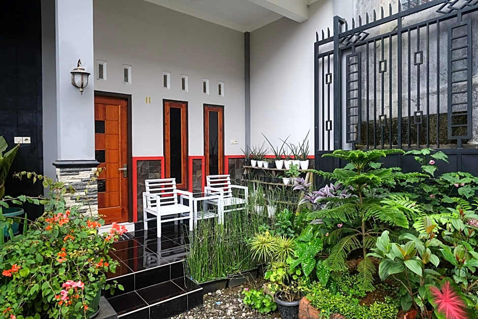RedDoorz at Jalan Dieng 3