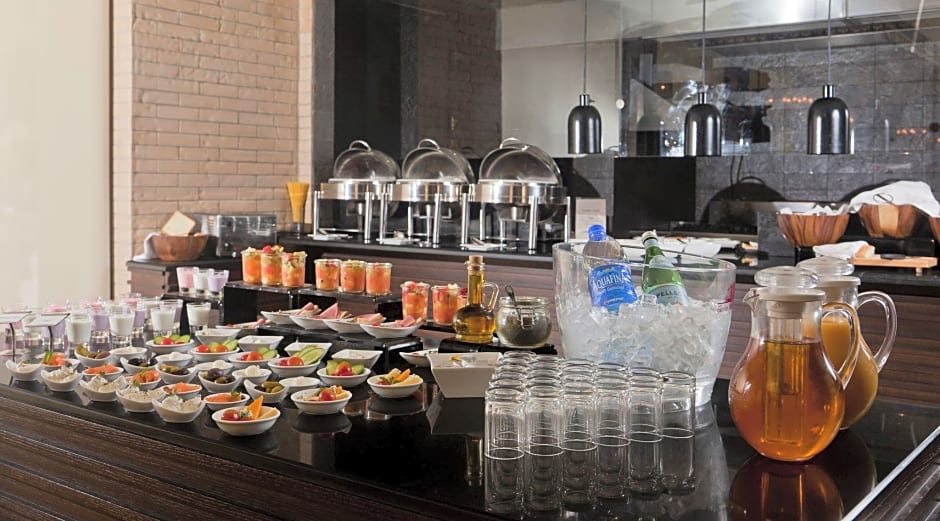 Alqasr Metropole Hotel