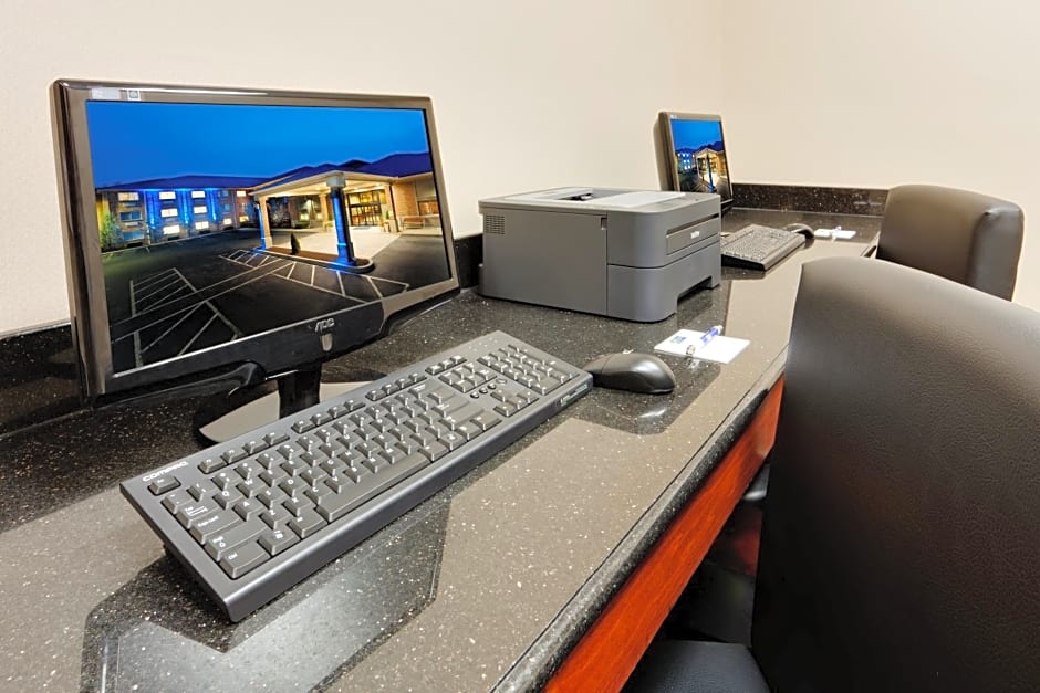 Holiday Inn Express & Suites Smithfield - Providence By IHG