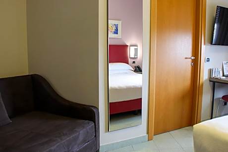 Deluxe Triple Room with Sea View