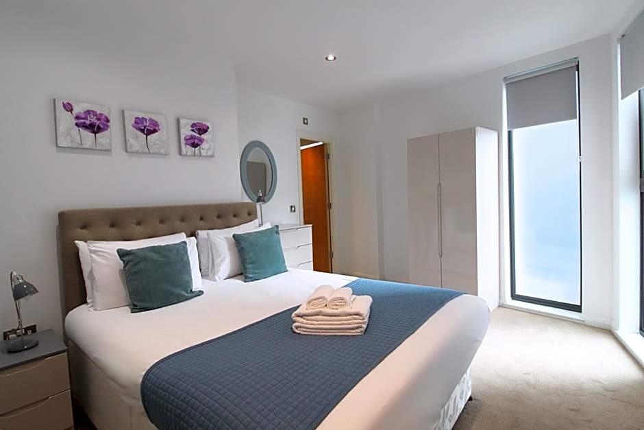 Tooley Street Apartments by Viridian Apartments