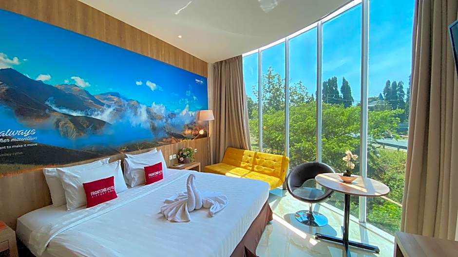 Front One Hotel Airport Solo