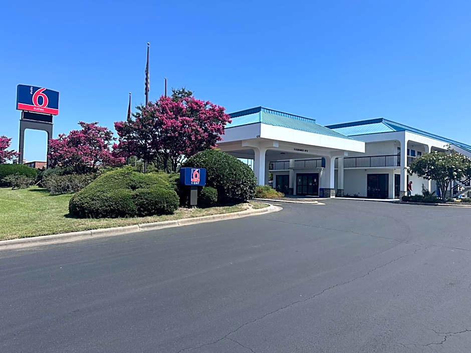 Studio 6 Suites Jacksonville, NC – Camp LeJeune