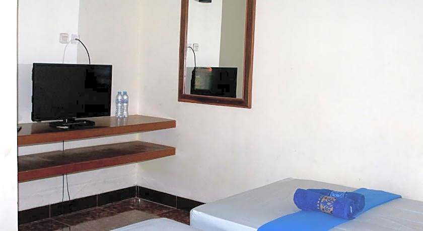 ARRYS (Watukarung Surf Camp)