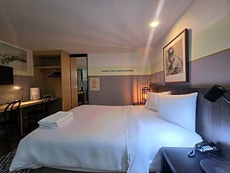 Standard Studio (No Window)