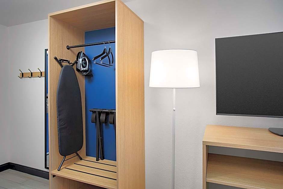 Spark by Hilton Atlanta Cumberland Ballpark