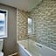 Woodpecker Lodge with Hot Tub