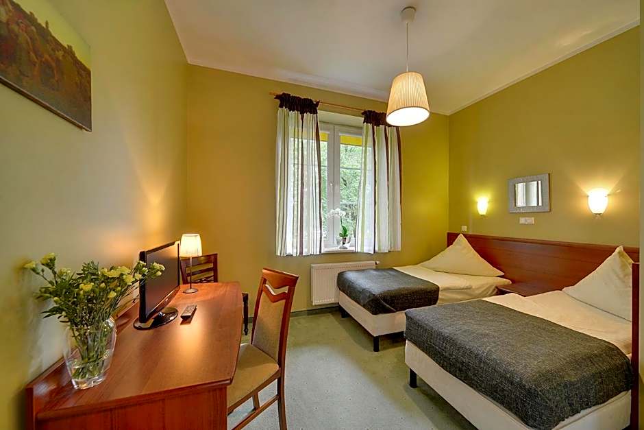 Hotel Belweder - przy hotelu Golebiewski
