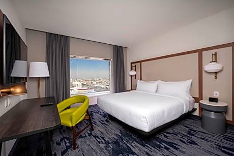 Deluxe King Room with Non-Private Sofa Bed