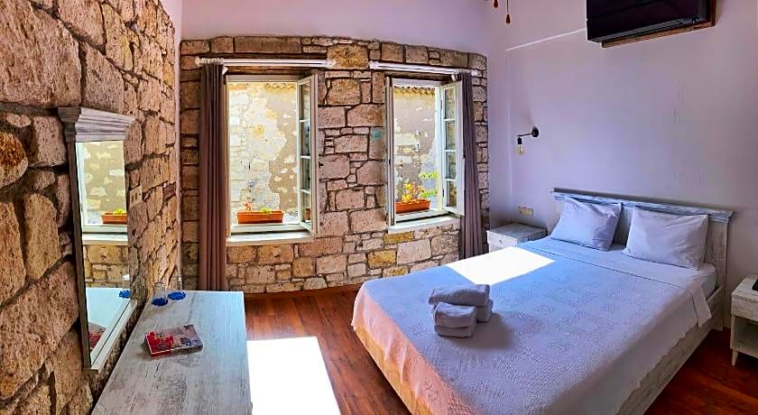Oberj d'Azur Alacatı