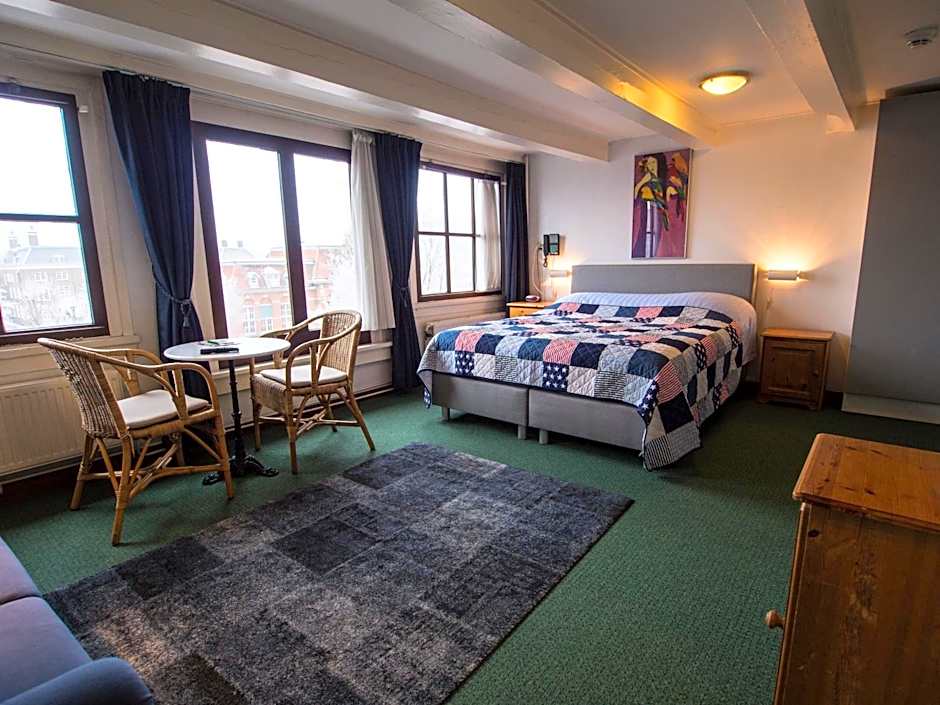 Hotel Adolesce