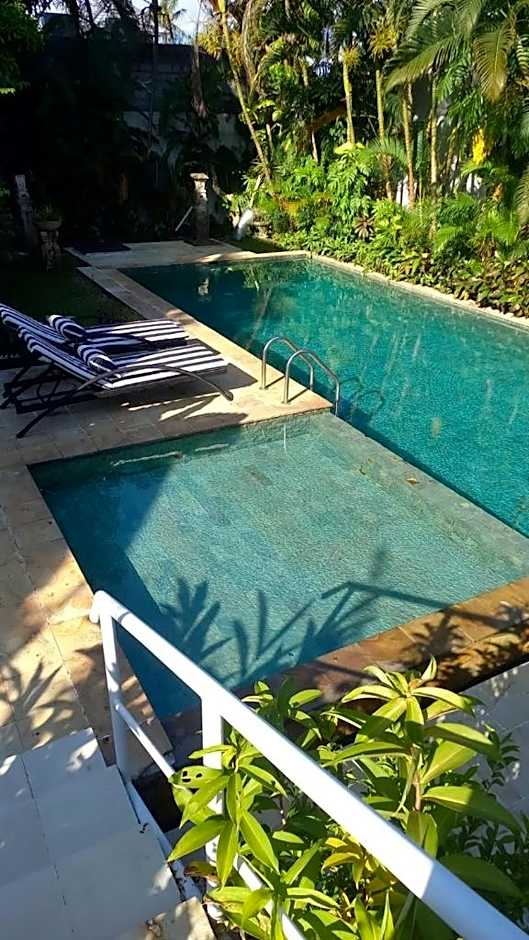 Spacious rustic Balinese villa with large pool