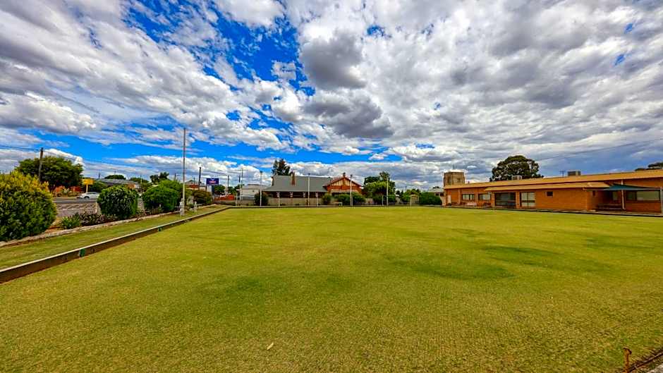 Golden Peak Motel PeakHill