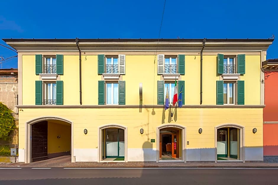 Photo 1 of 22 of Hotel Gambara