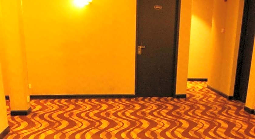 Clover Hotel