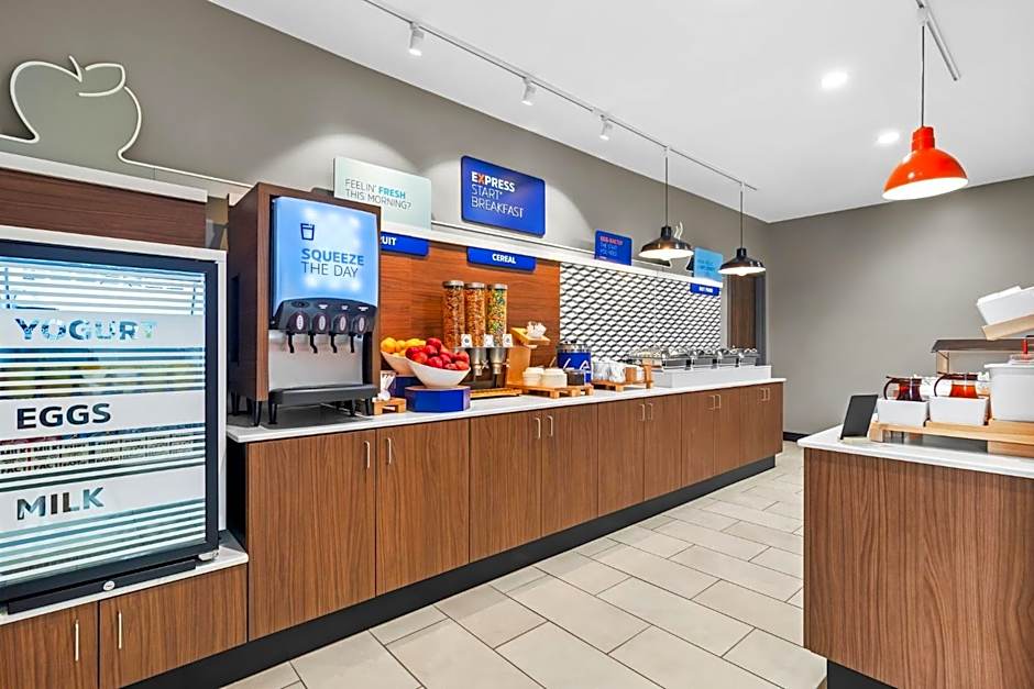 Holiday Inn Express & Suites Joplin Southeast by IHG