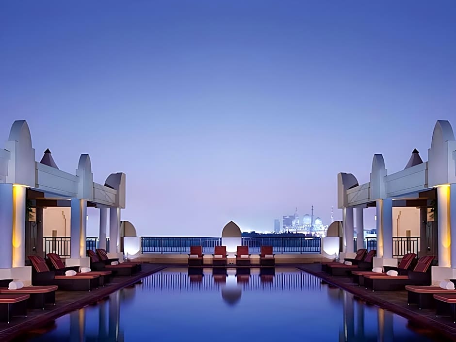 Shangri-La Hotel Apartments Qaryat Al Beri