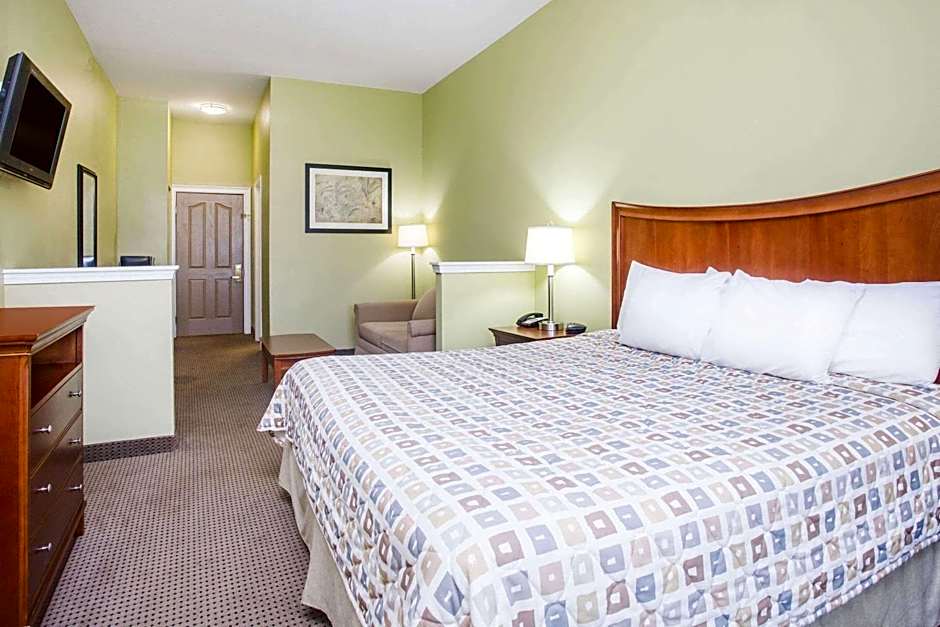 Days Inn & Suites by Wyndham Swainsboro
