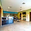 Moulton Inn & Suites By OYO
