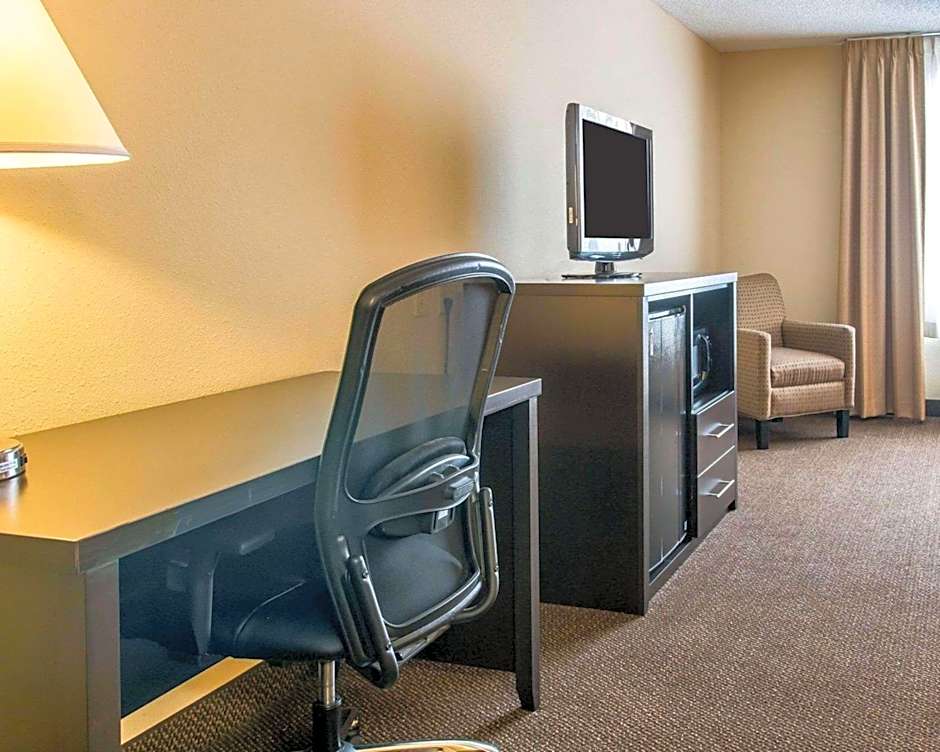 Quality Inn & Suites Niles