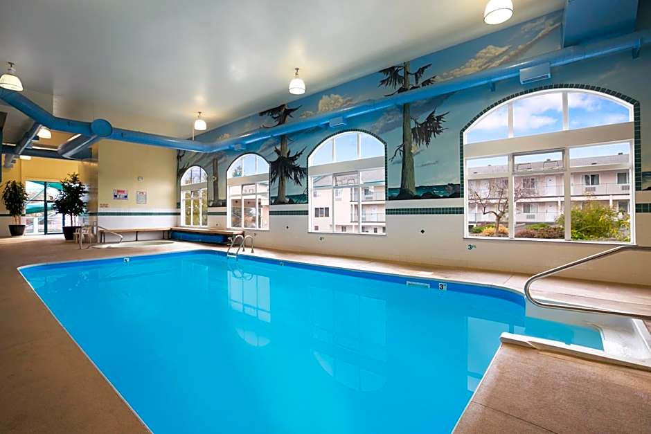 Ramada Limited Merritt