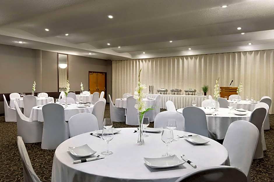 Travelodge by Wyndham Lethbridge